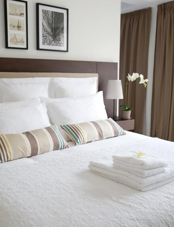 Superior Double or Twin Room with Side Sea View,1210144006:JPEG